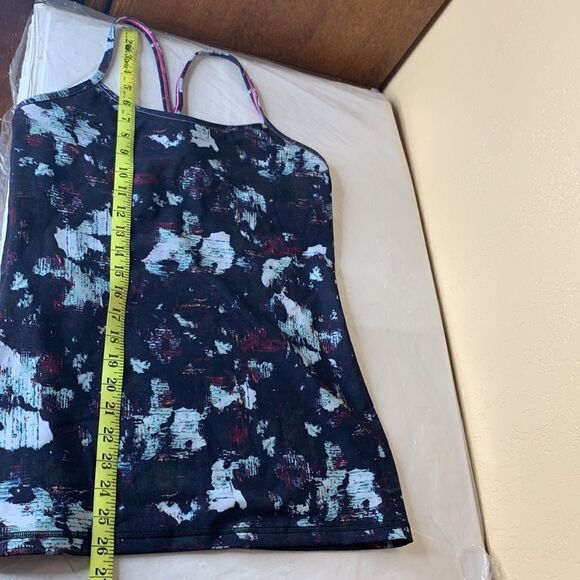 Lululemon Power Y Tank *Luon Static Blossom Multi Size 8 - Picture 9 of 9